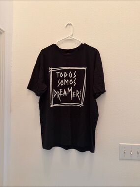 MANA - Black Graphic Tee "Todos Somos Dreamers"